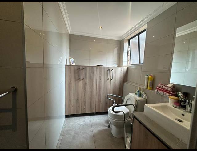 1 BEDROOM PROPERTY TO RENT IN NEWLANDS